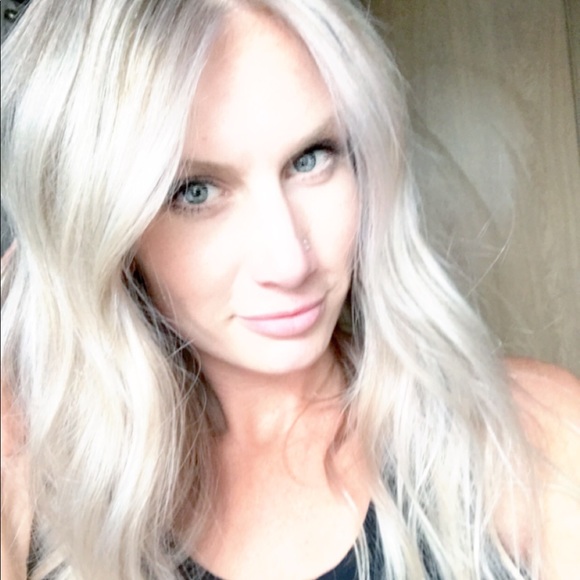 Meet your Posher, Amanda - Picture 7 of 8